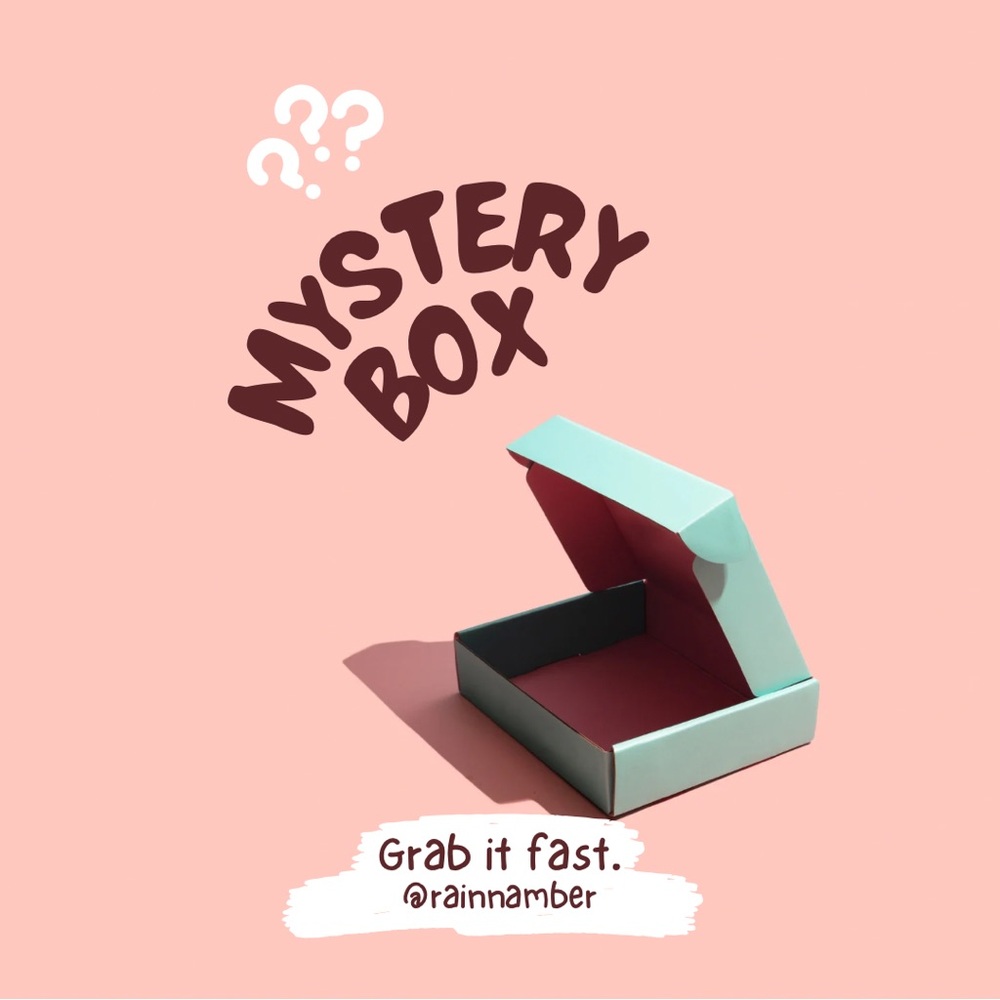 20 Woman’s Clothing Items MYSTERY BOX!!!